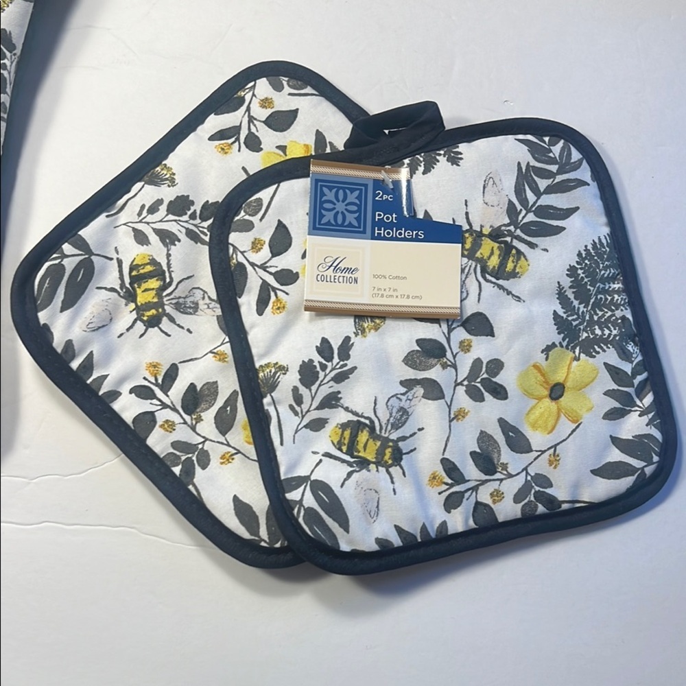 Floral Bee ๐ Oven Mitt and Pot Holder Set - Picture 4 of 16